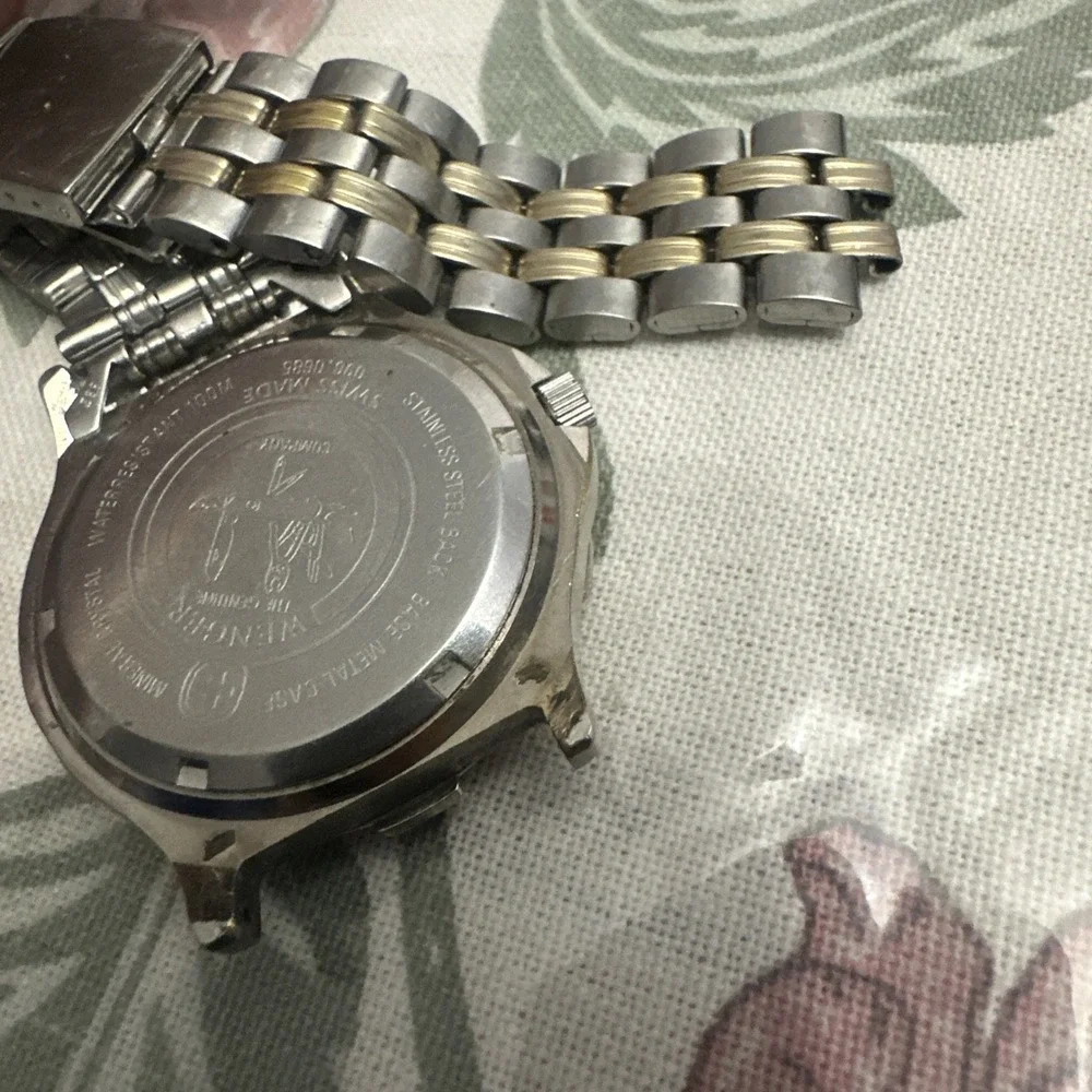Working Vintage Wenger Swiss SAK Mens Watch Two Tone‎ 41mm - Missing Strap Pin